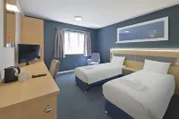 Travelodge Birmingham Yardley - Park Yeri