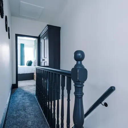 Ideal for Contractors Long Term Stays Sleeps 8