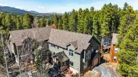 Gold King Lodge by Avantstay Hot Tub + Game Room + Fireplace Mins to Peak 9 + Historic Main Street - Country Houses