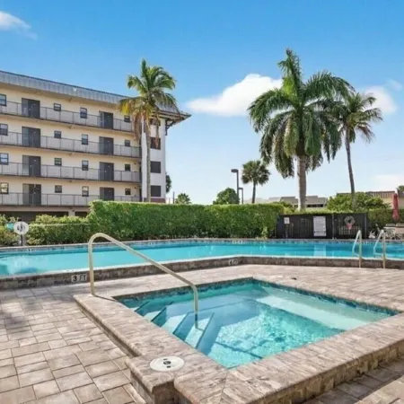 Beautiful Relaxing, Waterside Views! Walking Distance, Elevator,Garage, Pool&Spa
