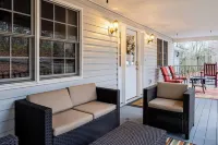 Asheville Cottage Retreat by AvantStay