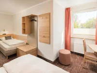 Hotel Rennschuh Hotels near Suedstadt