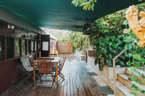 Glass House Mountains Ecolodge