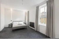 Modern Brixton Flat 8 Hotels in 
