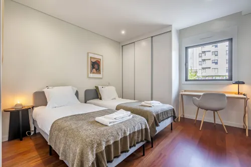 Nomad's Lux - 2BDR & Parking Flores Square Porto - 4 stelle