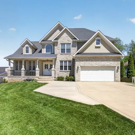 Amazing Home Near IU's Campus with Indoor Basketball Gym & Outdoor Pool/Hot Tub