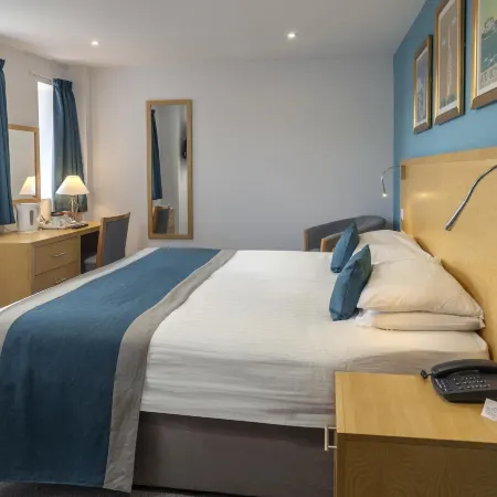 Royal Maritime Hotel Отели рядом с достопримечательностью «Корабль-музей HMS Victory»
