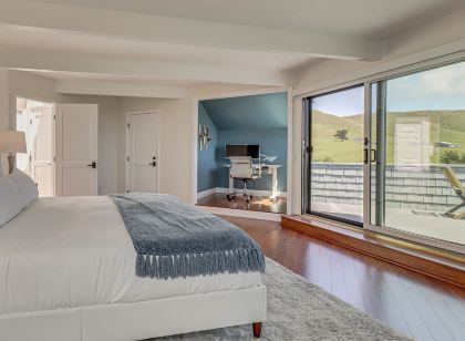 Dog-friendly Haven w/ Stunning Views in Bodega Bay