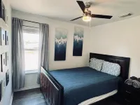 Dog-Friendly Keller Home: Fenced Yard, Game Nights, Near DFW & at&T Stadium Hotele w: Keller