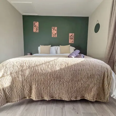 Perfect Booking 2 Bed Home in Merthyr Tydfil