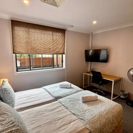 Affordable Shared Flat Near University of Sydney Hotels in Camperdown