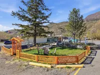 Canadas Best Value Desert Inn & Suites Hotels in Cache Creek