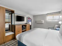 AmericInn by Wyndham Delafield Hotels in Delafield