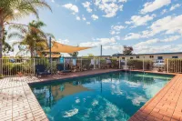 The Clairfield Hotel - piscina