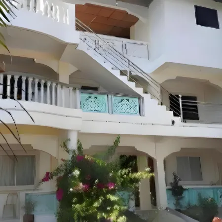 Palm Grove Saud Holiday Complex Hotel