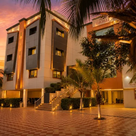 Damji Hotel Отели в г. Дварка
