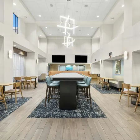Hampton Inn & Suites Lancaster