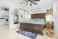 Walk to Duval! - Cozy  Key West  Cottage! - บ้านพักหลังเล็ก
