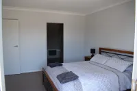 Griffith Prestige Apartments - balcony