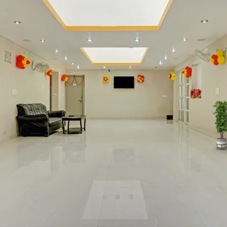 Royal Comfort Homestay Autostand Kankarbagh