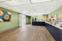 Spark by Hilton Akron Fairlawn - breakfast
