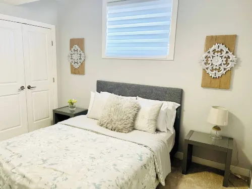 Two Brbasement Suite - Balkon