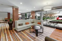Delta Hotels Baltimore North - Pet-friendly