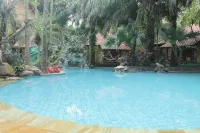 Laras Asri Resort & Spa - Pools