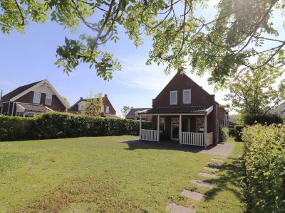 Bungalow by Water Near Rotterdam