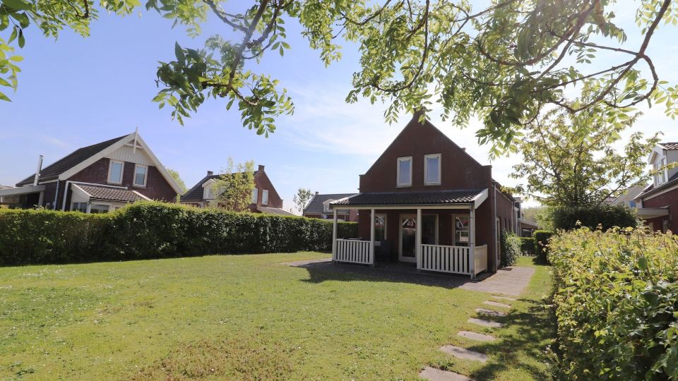 Bungalow by Water Near Rotterdam