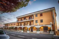 Palmed Hotel - parking