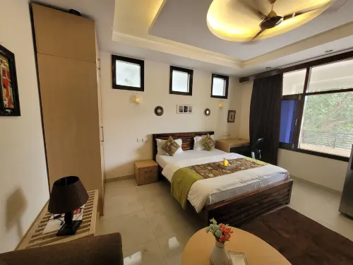 Isaki Suites by Ivory Stays - 2-Star