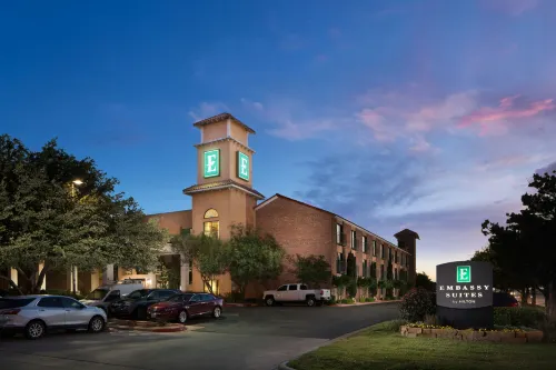 Embassy Suites by Hilton Lubbock - 3 étoiles