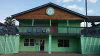 Upper Deck Hotel and Bar - Adults Only - spa