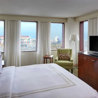 Cleveland Marriott Downtown at Key Tower Hotels near Steamship William G. Mather