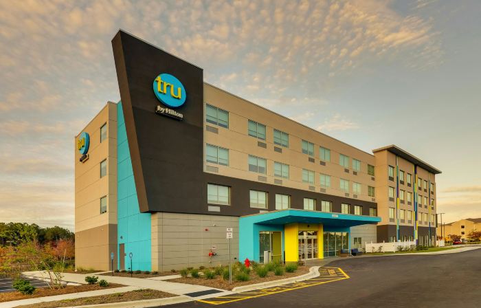 Tru by Hilton Smithfield I-95