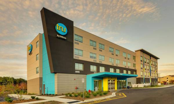 Tru by Hilton Smithfield I-95