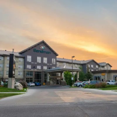 Sandman Hotel & Suites Calgary South Hotels near Carburn Park