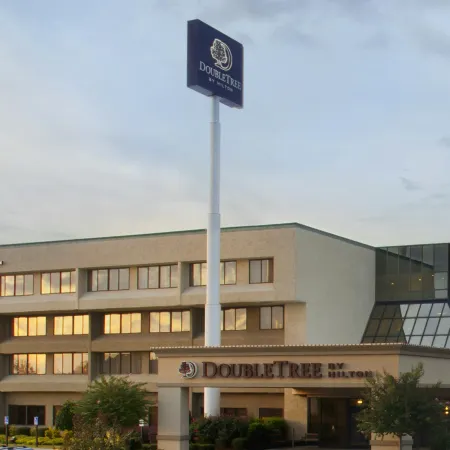 DoubleTree by Hilton Hotel Fayetteville