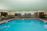 Fairfield Inn & Suites Burlington - Pools