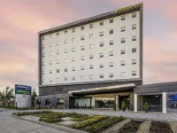 City Express Junior by Marriott Bogota Aeropuerto Hotels near Engativa