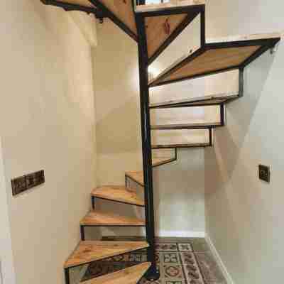 Local Gem Spacious 2BR 2BA Duplex Apartment Others