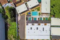 < 1 Mi to Playas del Coco: Studio w/ Pool Access! - 2 Yıldız