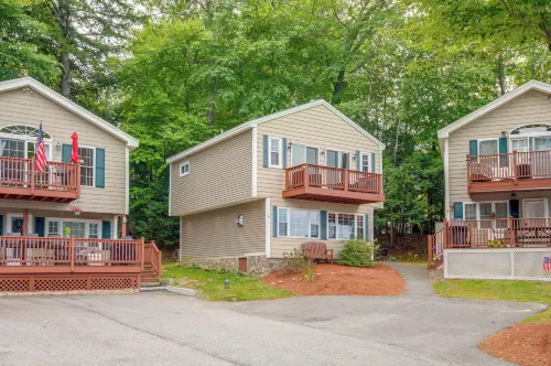 Laconia Home w/ Beach - 1/2 Mi to Weirs Beach - 3 étoiles