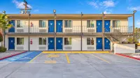 Motel 6 Blythe, CA - South - parking