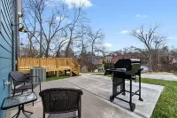 Unit #C 527 N 1st St -  Holiday Villas
