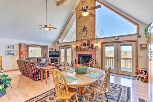 A-Frame w/ Stunning Mountain Views & Fireplace! - Wifi