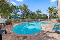 Hampton Inn & Suites Ft. Pierce - parking