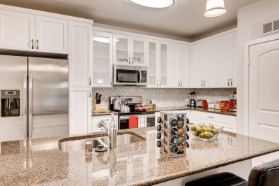 Other #1 Location - Fast Wifi - Work Area - 2Br/2.5 Bath - Free Parking (FV1) Photo