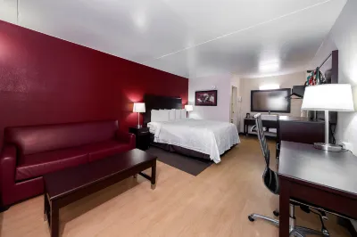Red Roof Plus+ Huntsville - Madison Hotels in Madison